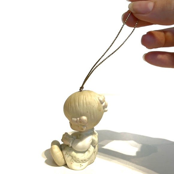 Vintage 1984 Precious Moments Love Is Kind Ceramic Ornament Girl Gift Enesco - Picture 10 of 11